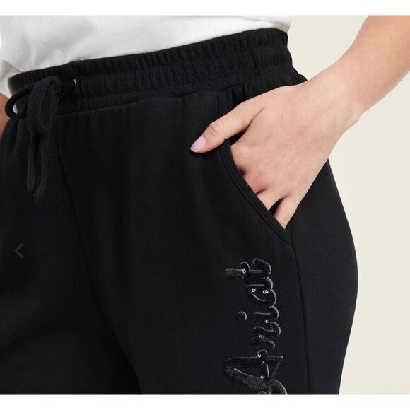 Ariat NWT Sequined Logo Real Jogger Sweatpants Warm Fleece-Lined Casual In Black - Picture 2 of 5